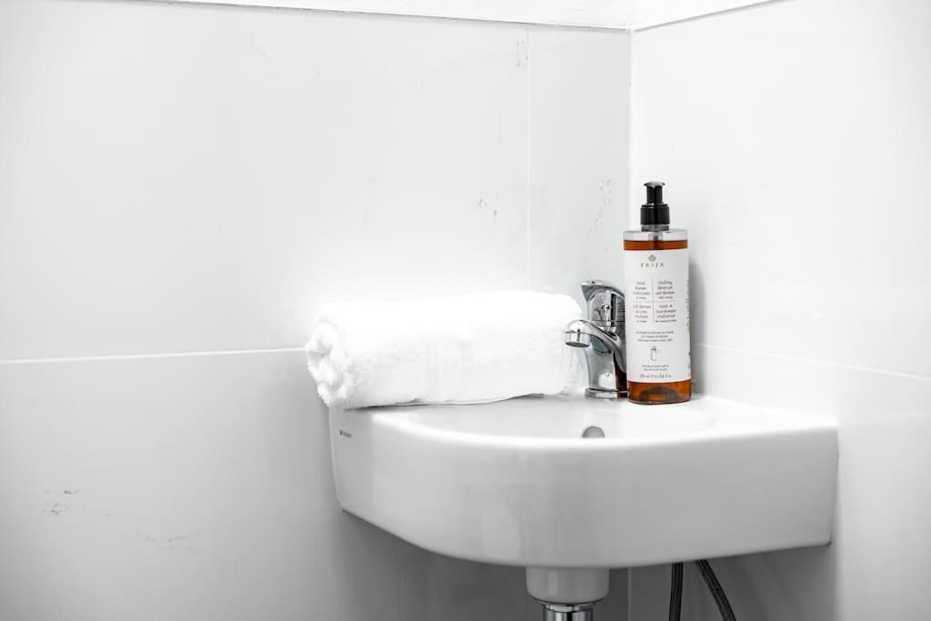 Secret Budget Studio Oasis Praha Bagian luar foto